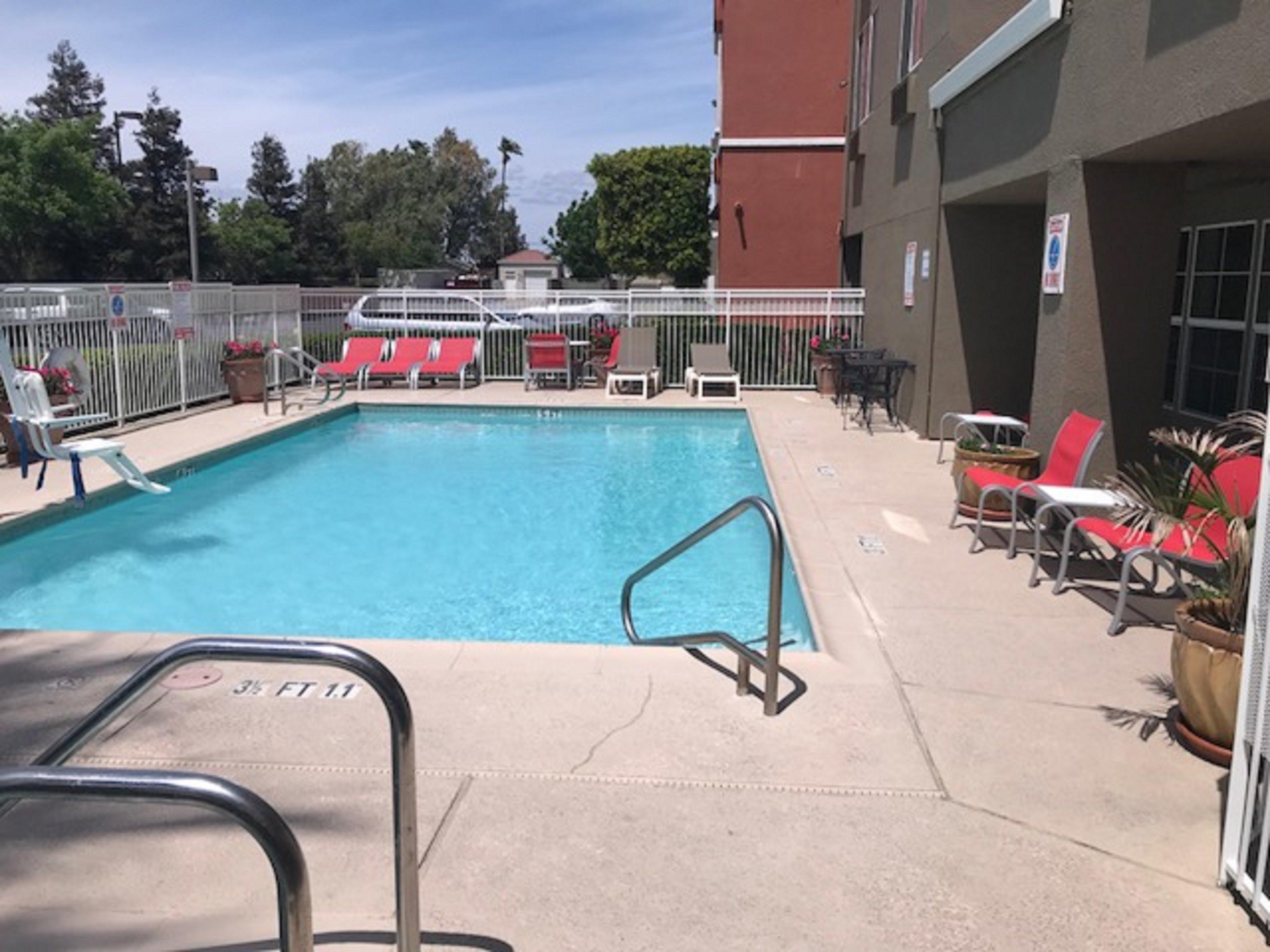 Holiday Inn Express & Suites Tracy By Ihg Exterior foto