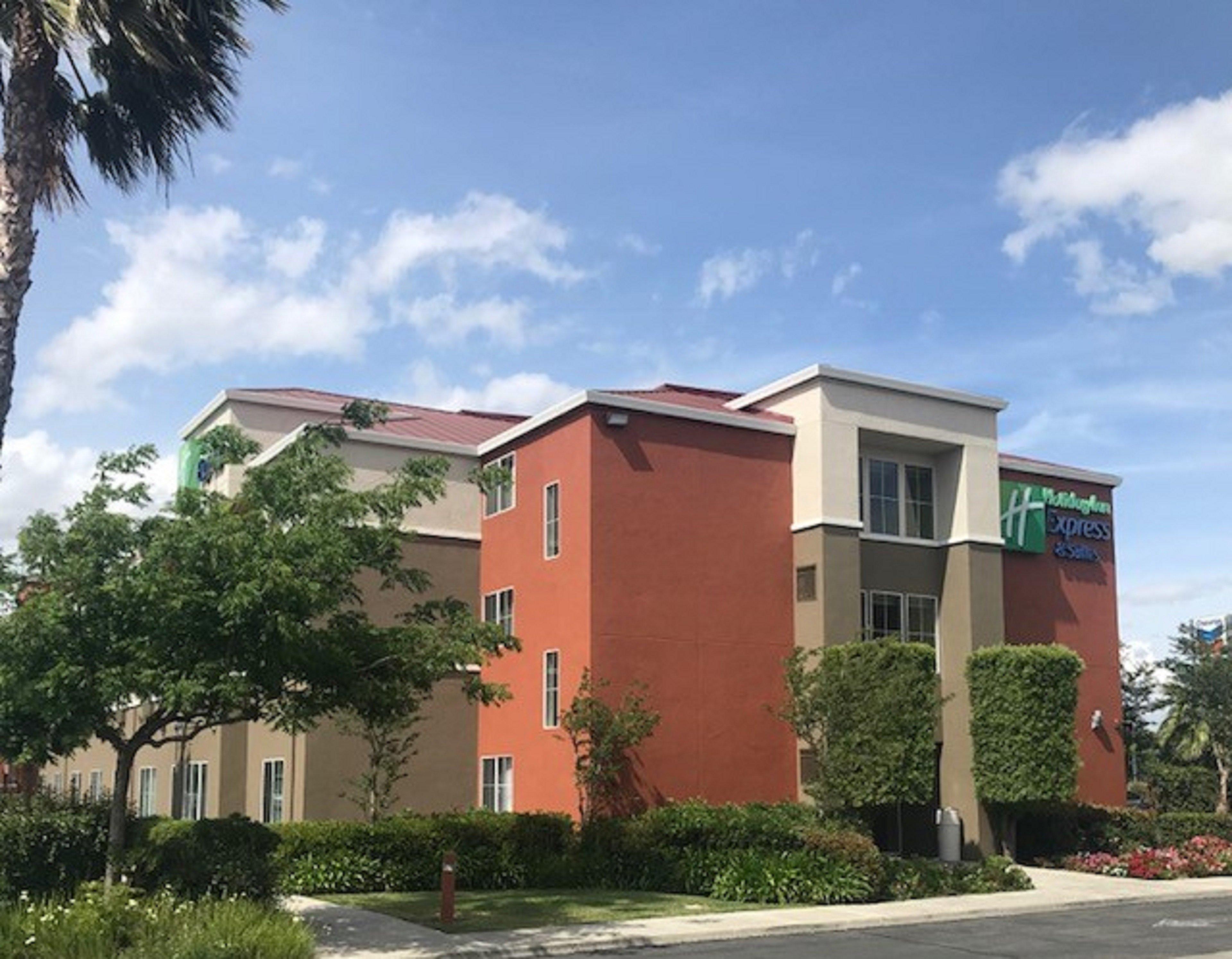 Holiday Inn Express & Suites Tracy By Ihg Exterior foto